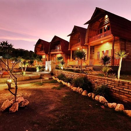 Adara Beach Huts Batununggul Buitenkant foto